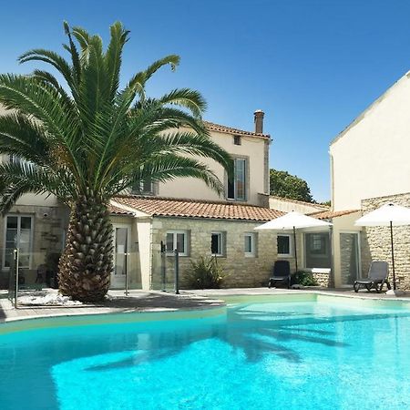 Hotel Le Square Saint-Pierre-d'Oleron Bagian luar foto