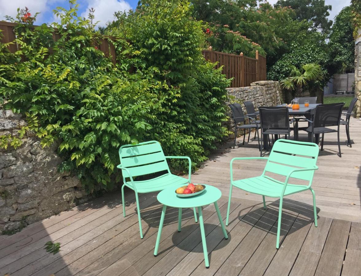 Hotel Le Square Saint-Pierre-d'Oleron Bagian luar foto