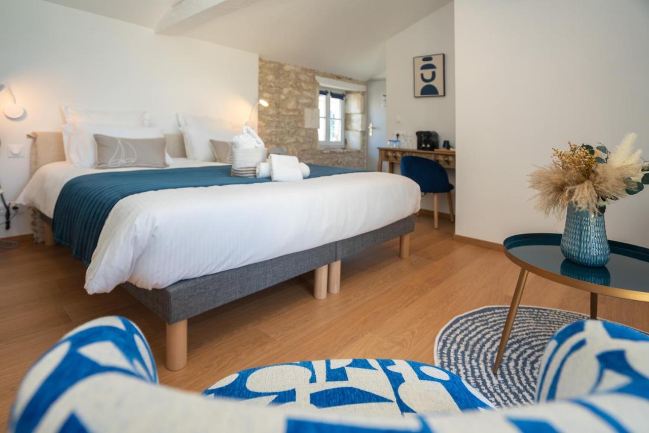 Hotel Le Square Saint-Pierre-d'Oleron Bagian luar foto