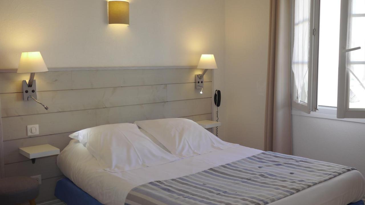Hotel Le Square Saint-Pierre-d'Oleron Bagian luar foto